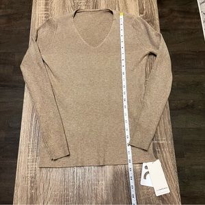 Women’s sweater shirt top